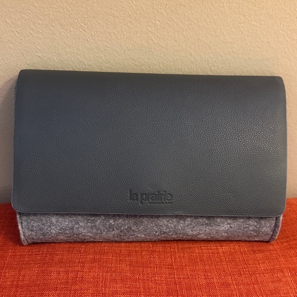 La Prairie Handbags - New La Prairie Gray Magnetic Faux Leather Flap Cosmetic Makeup Clutch Pouch Bag